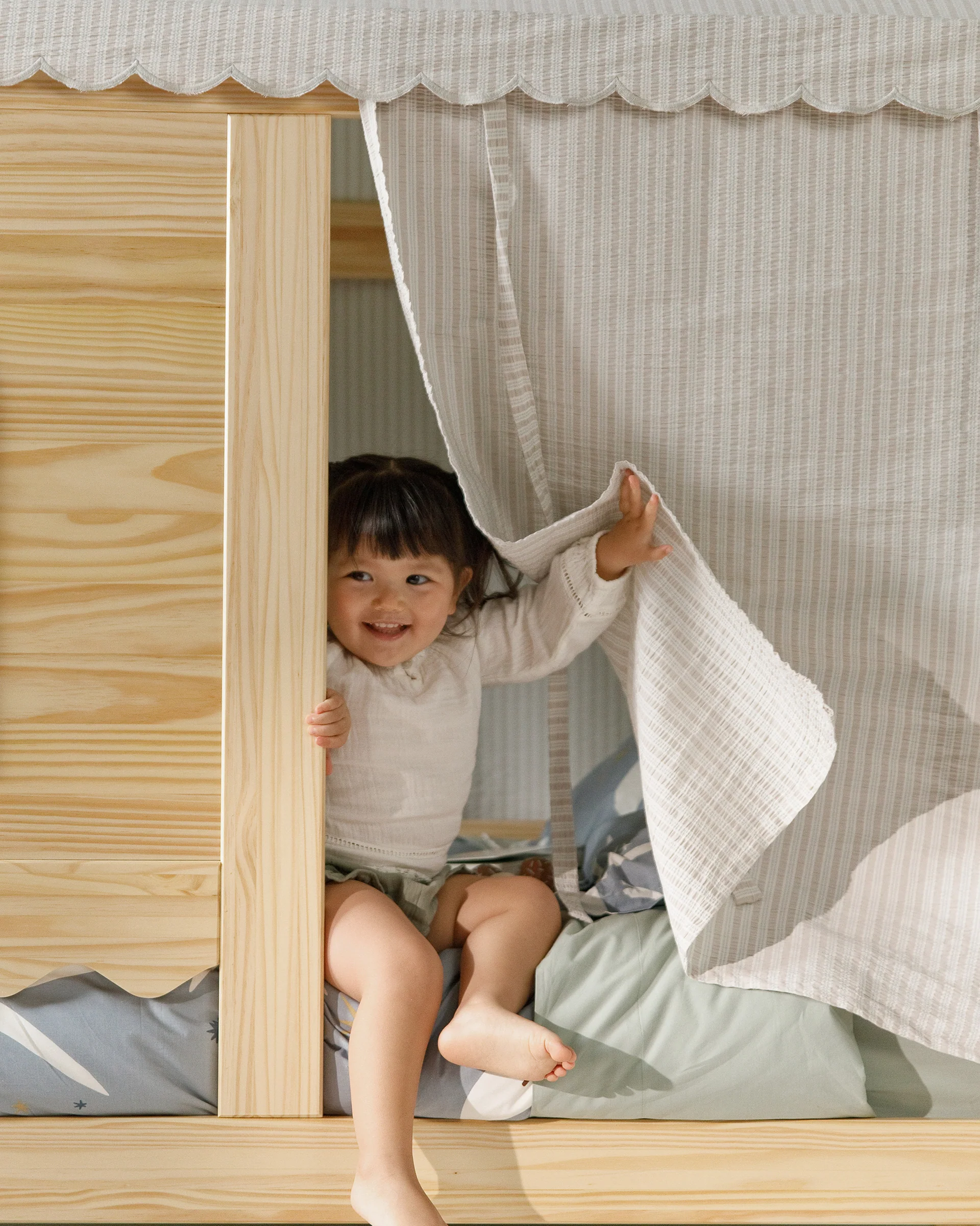 Bungalow Playhouse Kids Bed Tent - Image 6