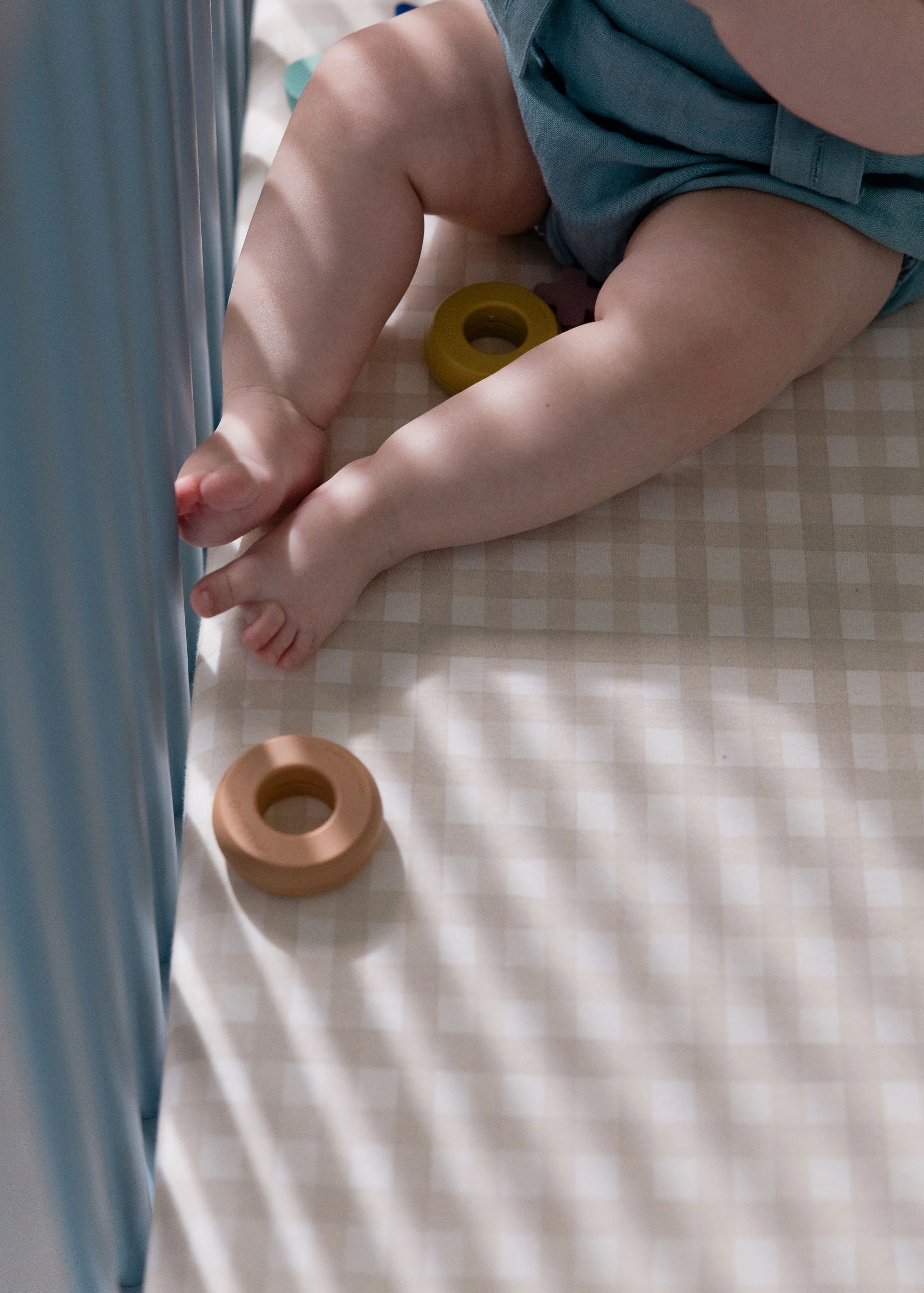 Gingham Crib Sheet Set - Image 6