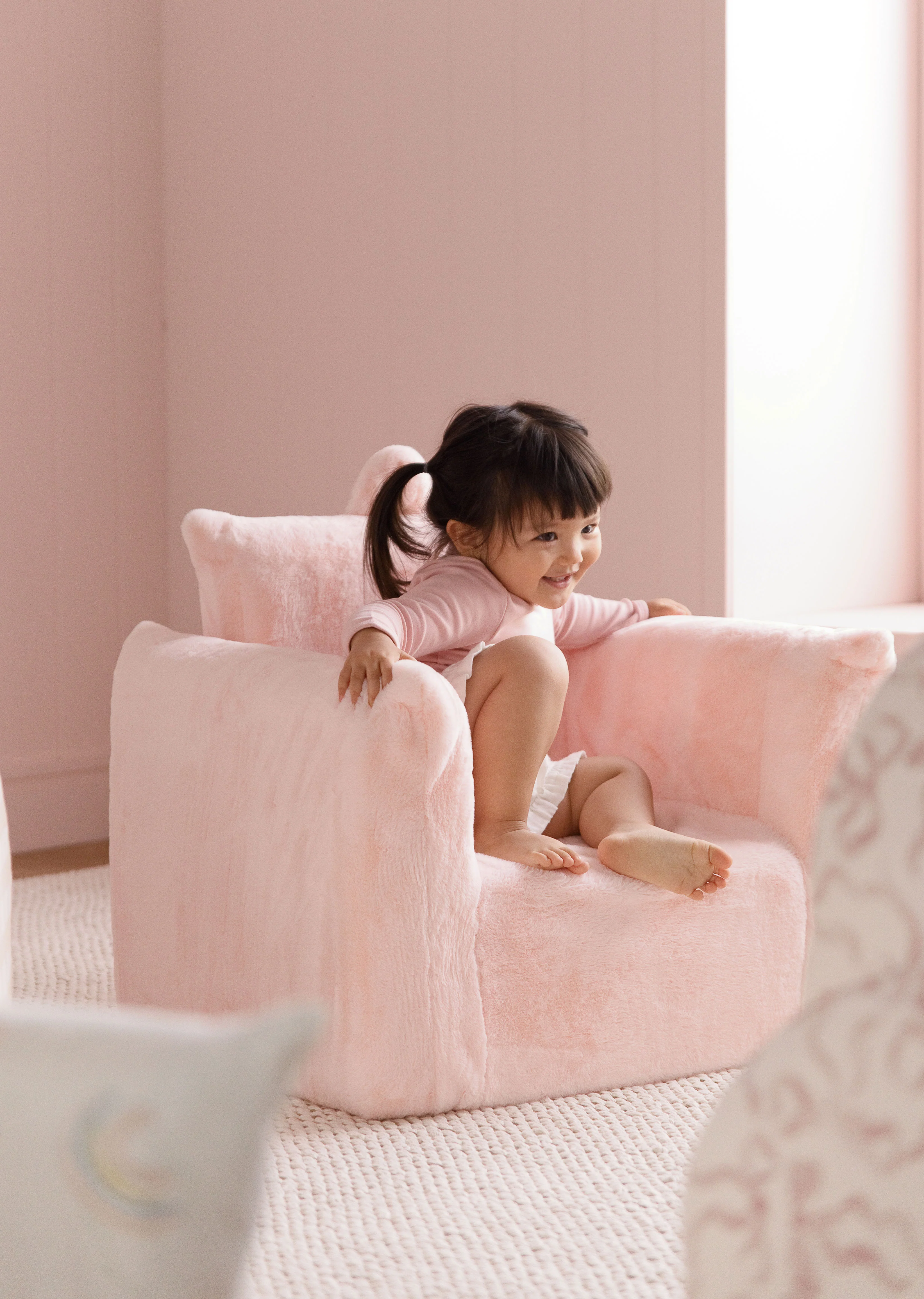 The Hug Mini Chair in Faux Fur - Image 11