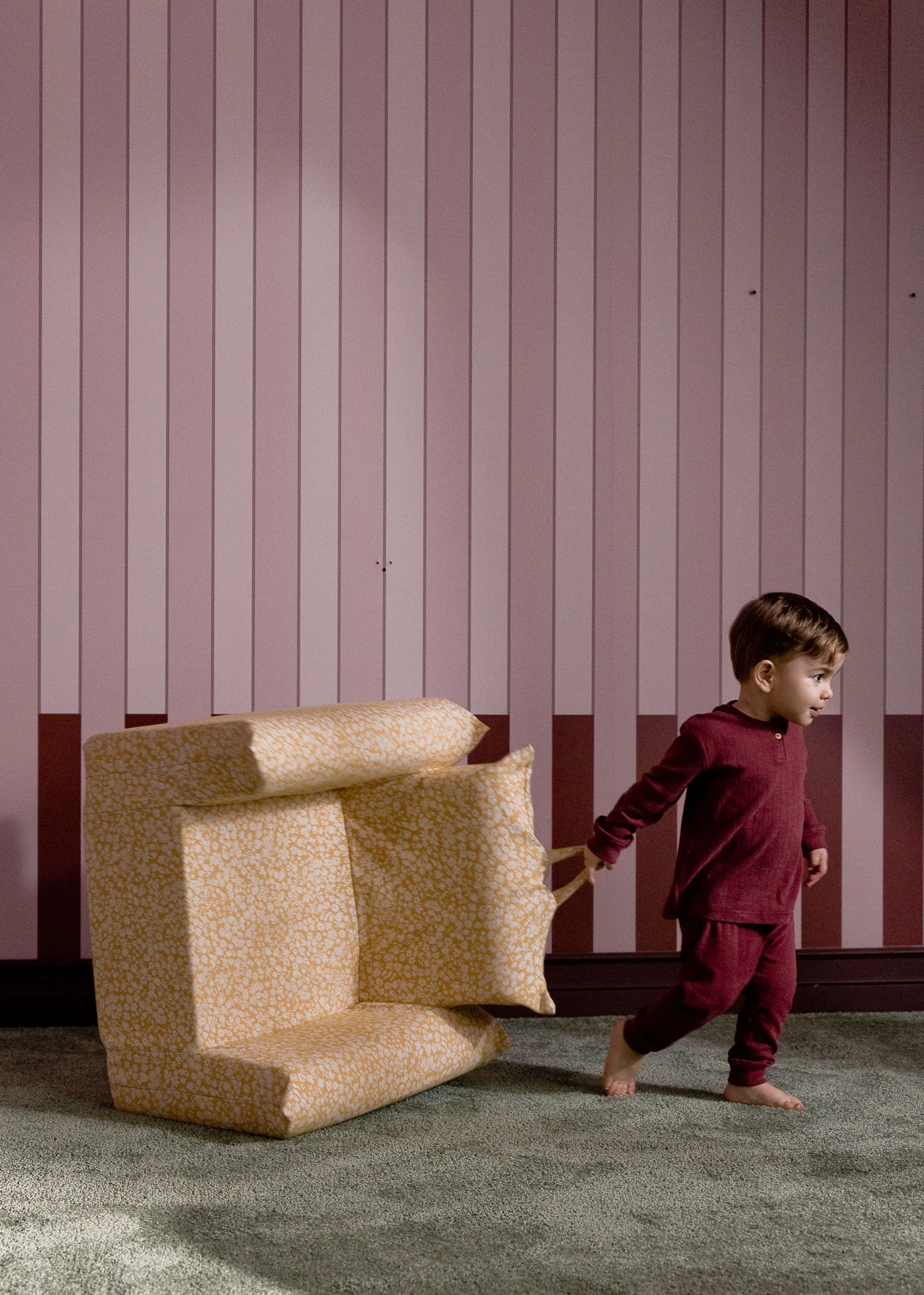The Hug Mini Chair in Jacquard - Image 12