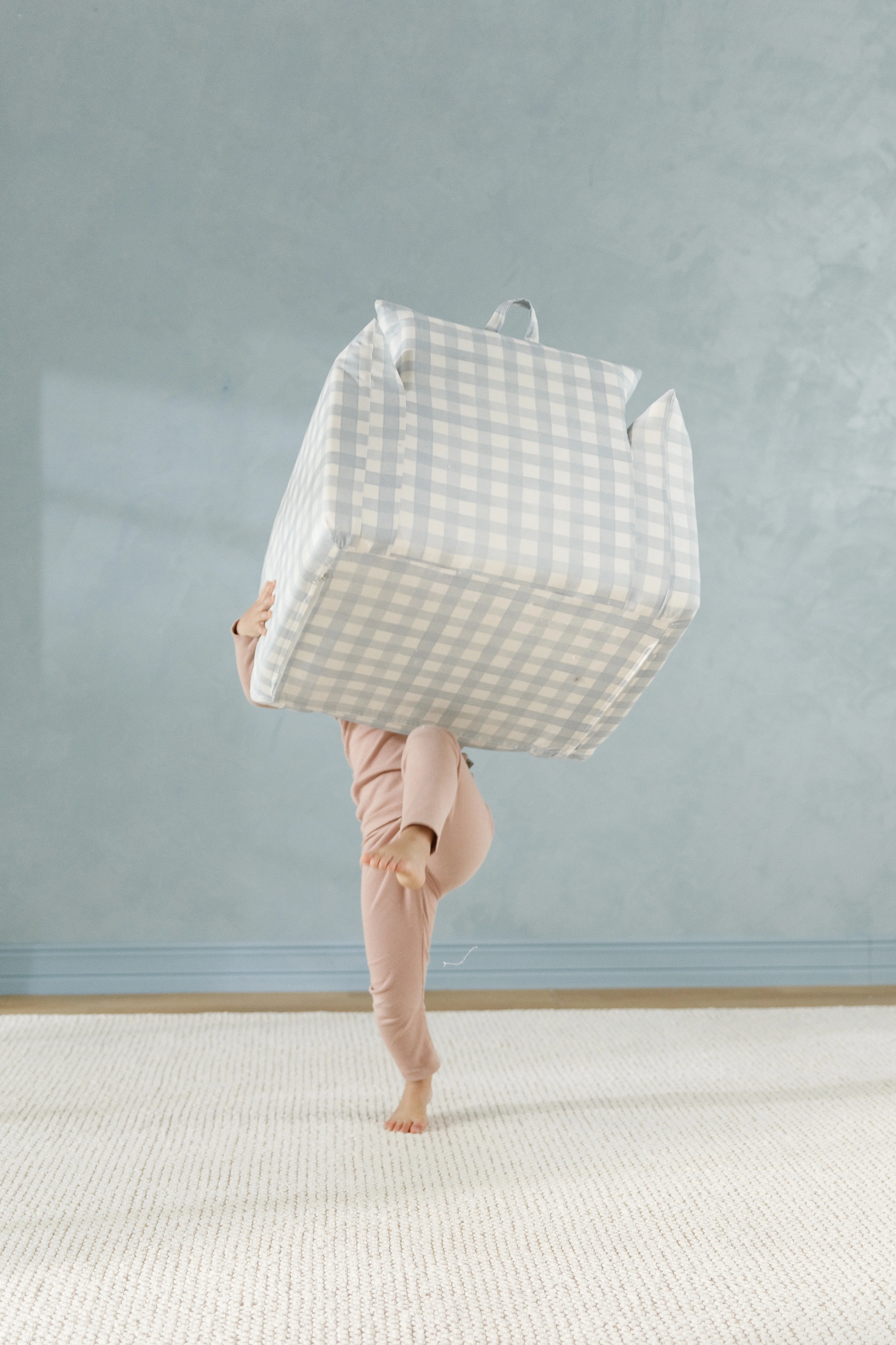 The Hug Mini Chair in Twill - Image 12