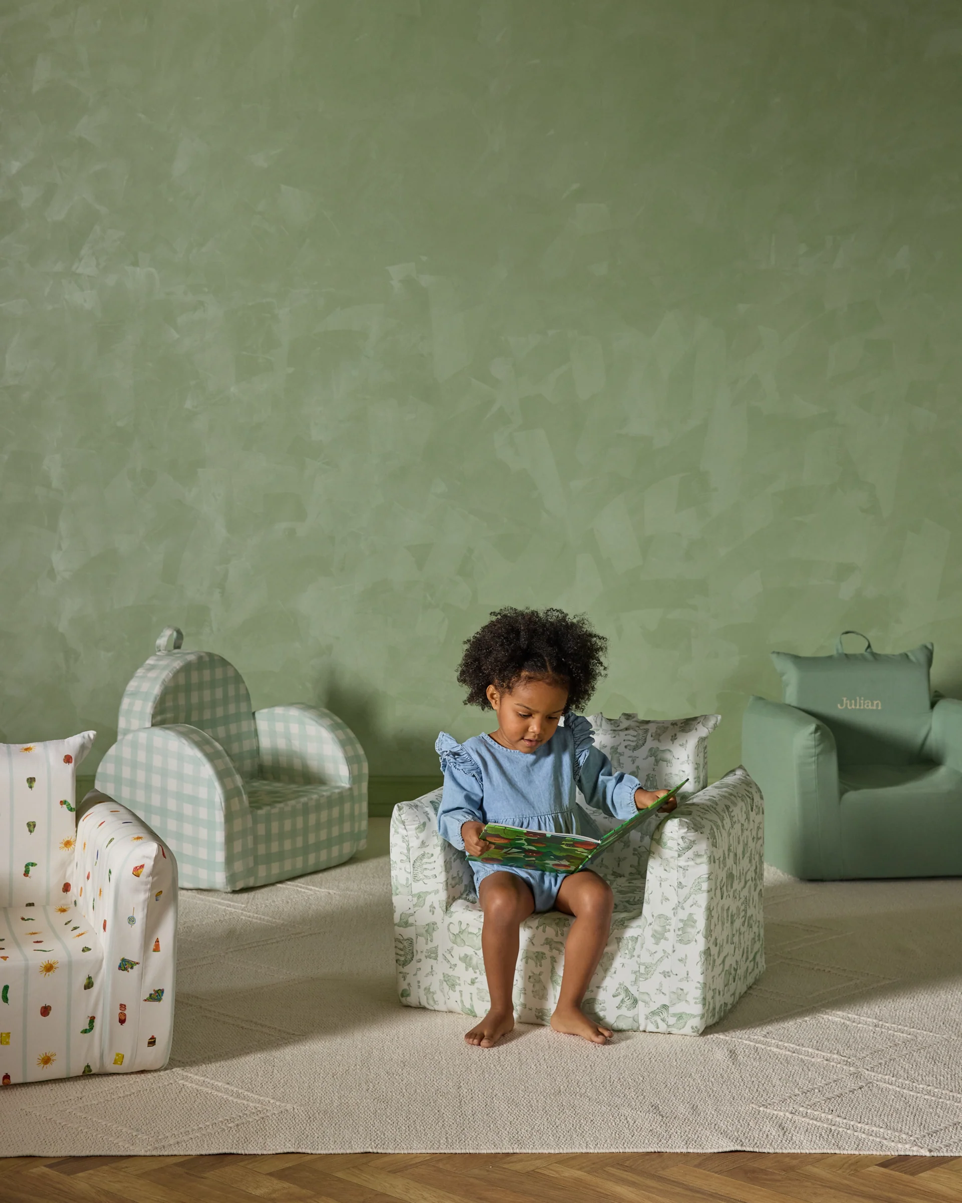 The Hug Mini Chair in Twill - Image 19