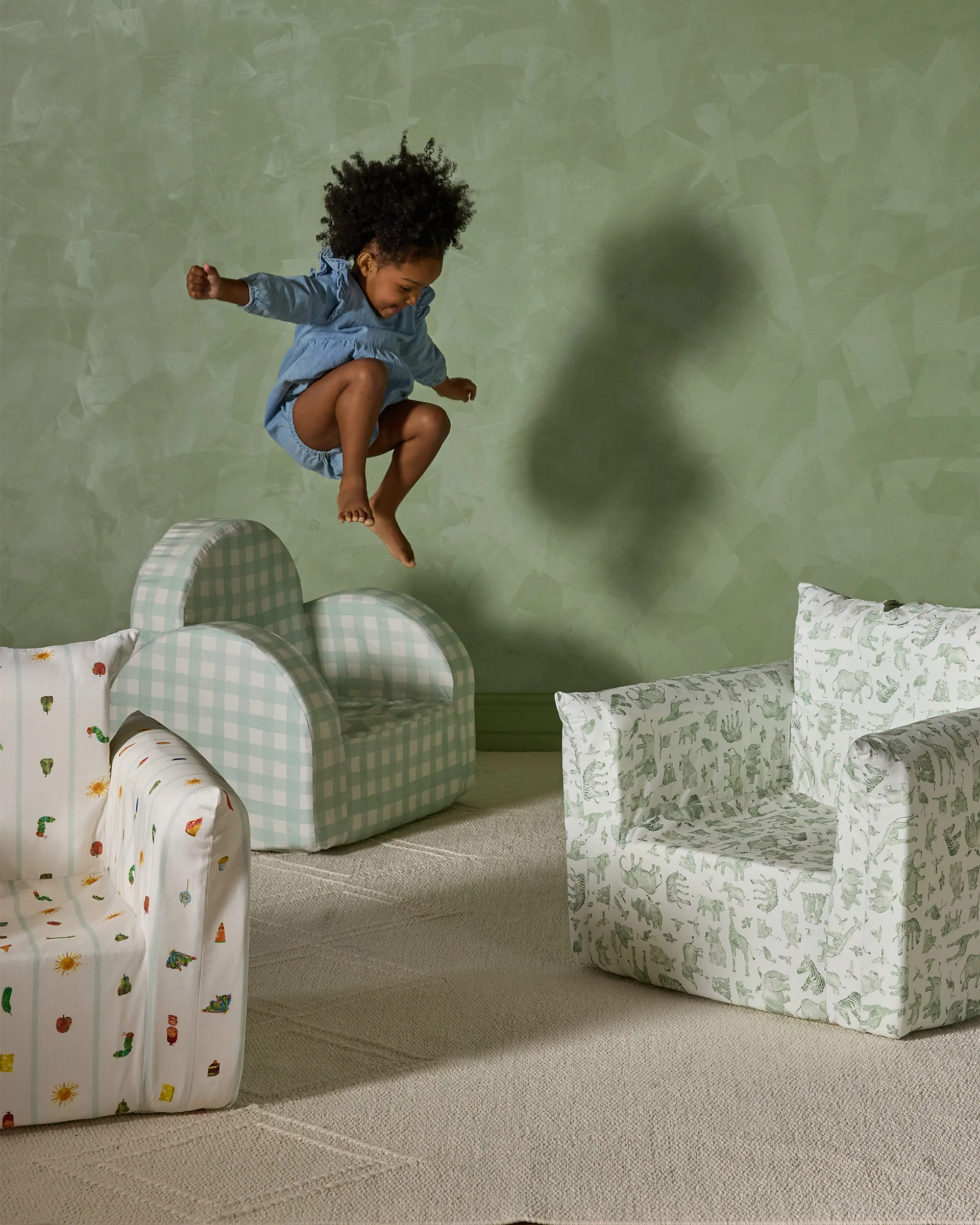 The Hug Mini Chair in Twill - Image 20