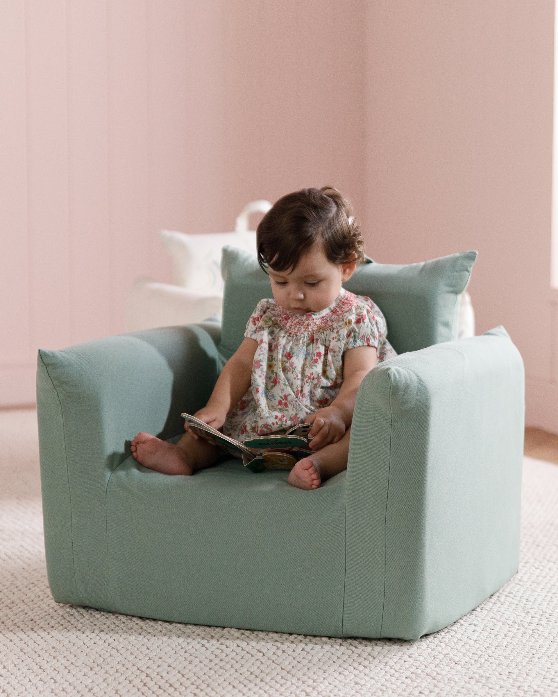 The Hug Mini Chair in Twill - Image 25